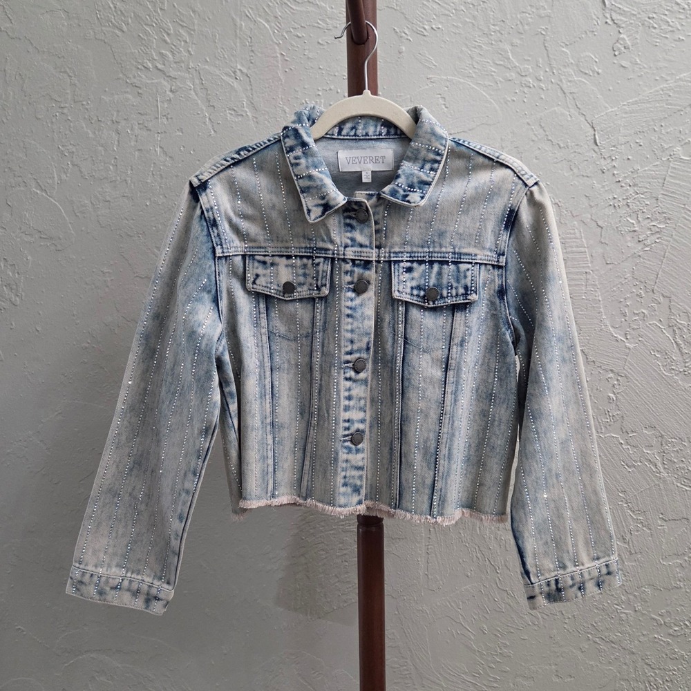 J170. Rhinestone Embellished Cropped Denim Jacket Acid‎ Wash